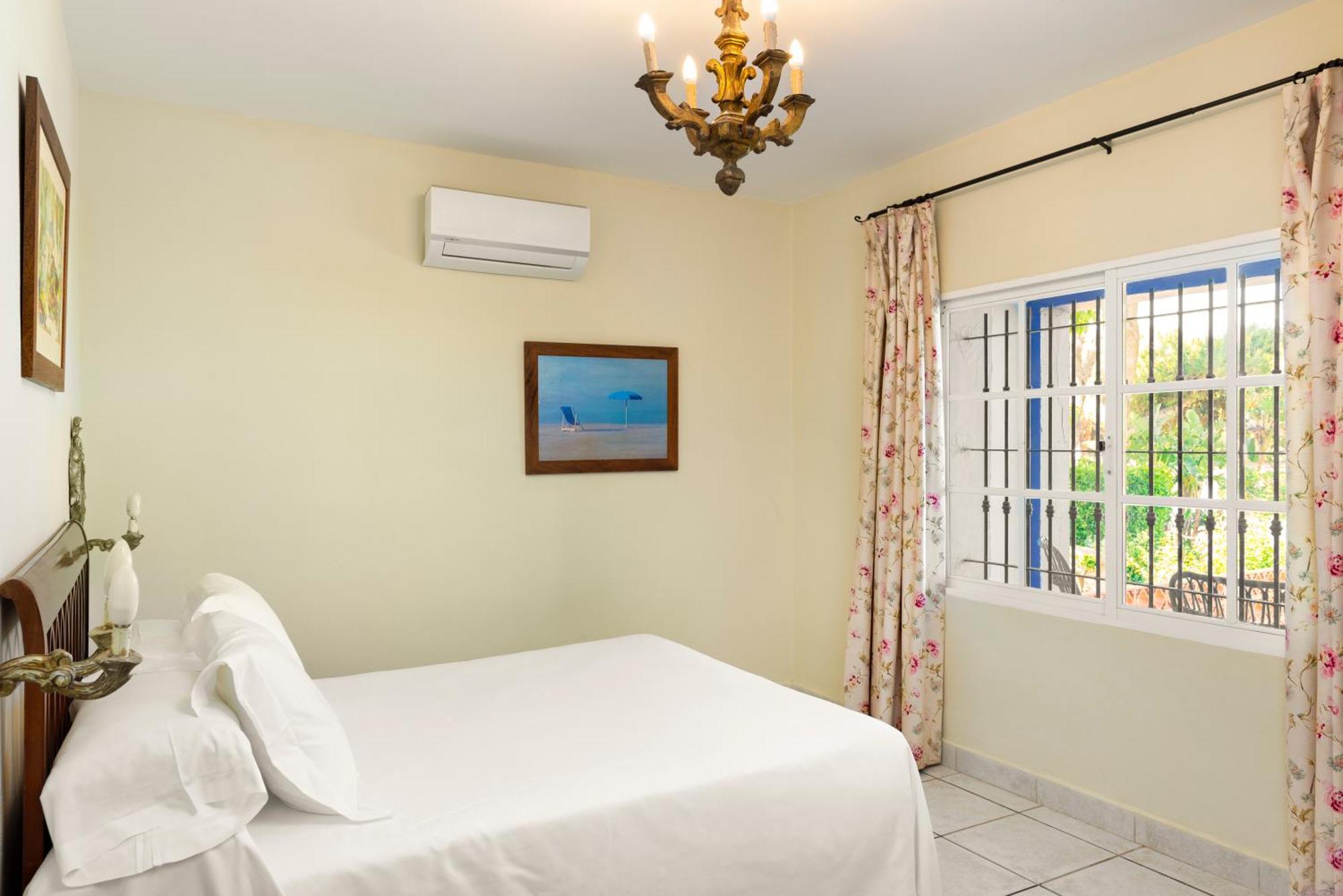 Suites Cortijo Fontanilla โกนิล เด ลาฟรอนเตรา ภายนอก รูปภาพ
