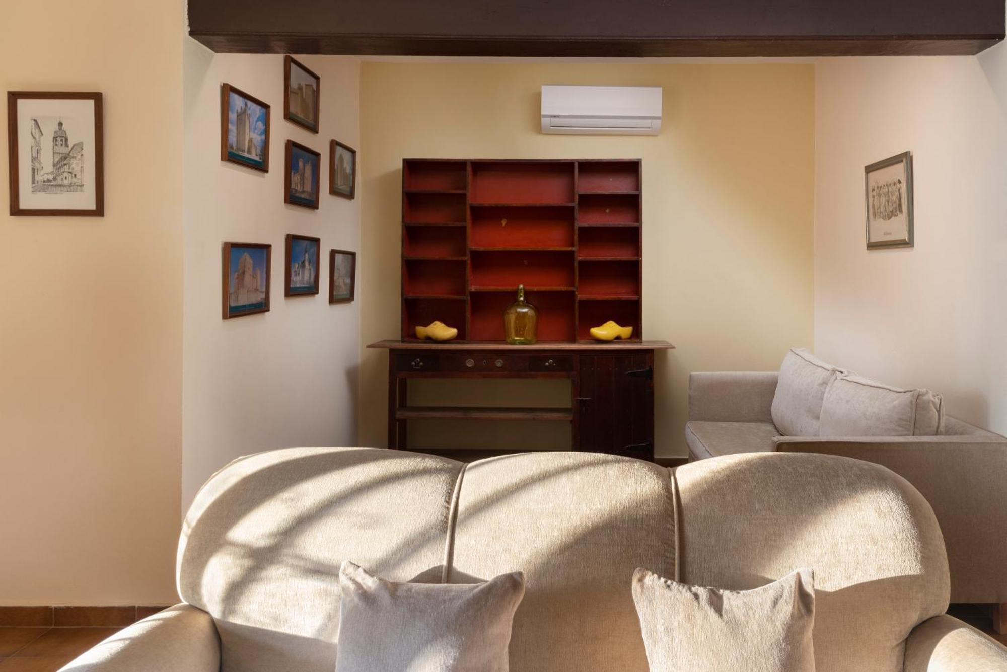 Suites Cortijo Fontanilla โกนิล เด ลาฟรอนเตรา ภายนอก รูปภาพ