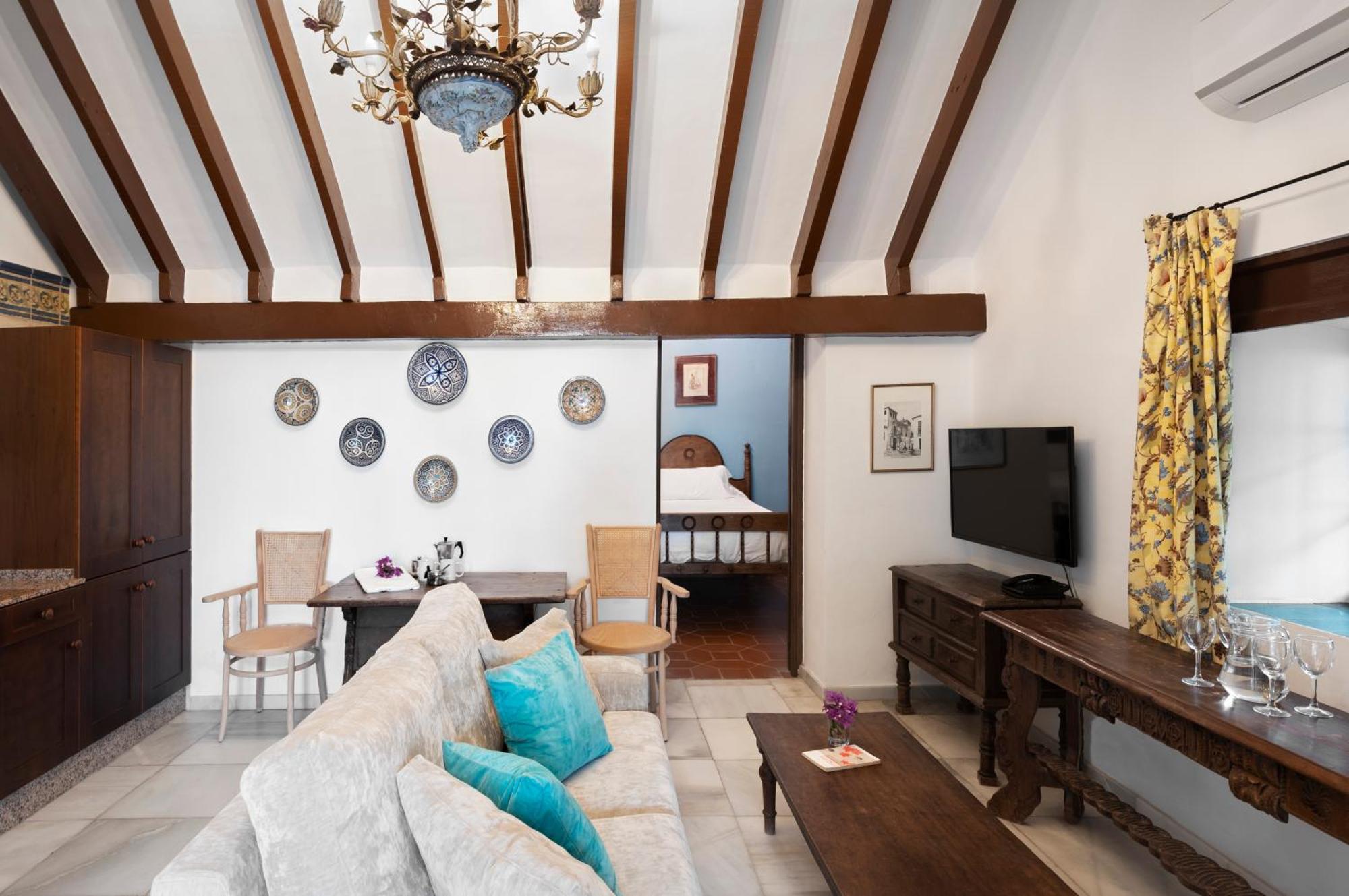 Suites Cortijo Fontanilla โกนิล เด ลาฟรอนเตรา ภายนอก รูปภาพ