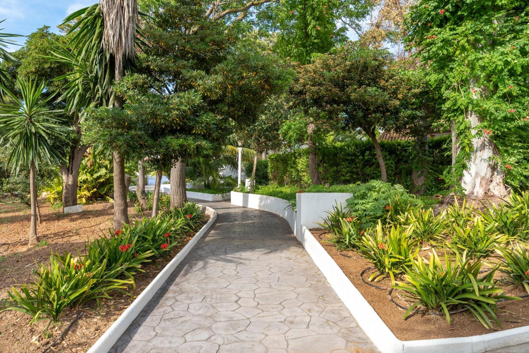 Suites Cortijo Fontanilla โกนิล เด ลาฟรอนเตรา ภายนอก รูปภาพ