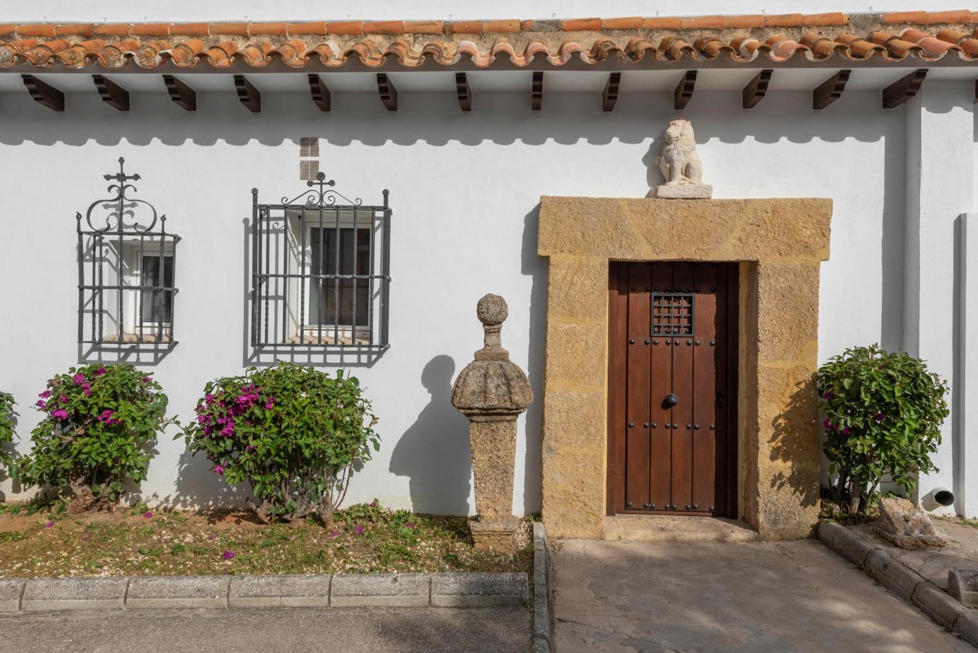 Suites Cortijo Fontanilla โกนิล เด ลาฟรอนเตรา ภายนอก รูปภาพ